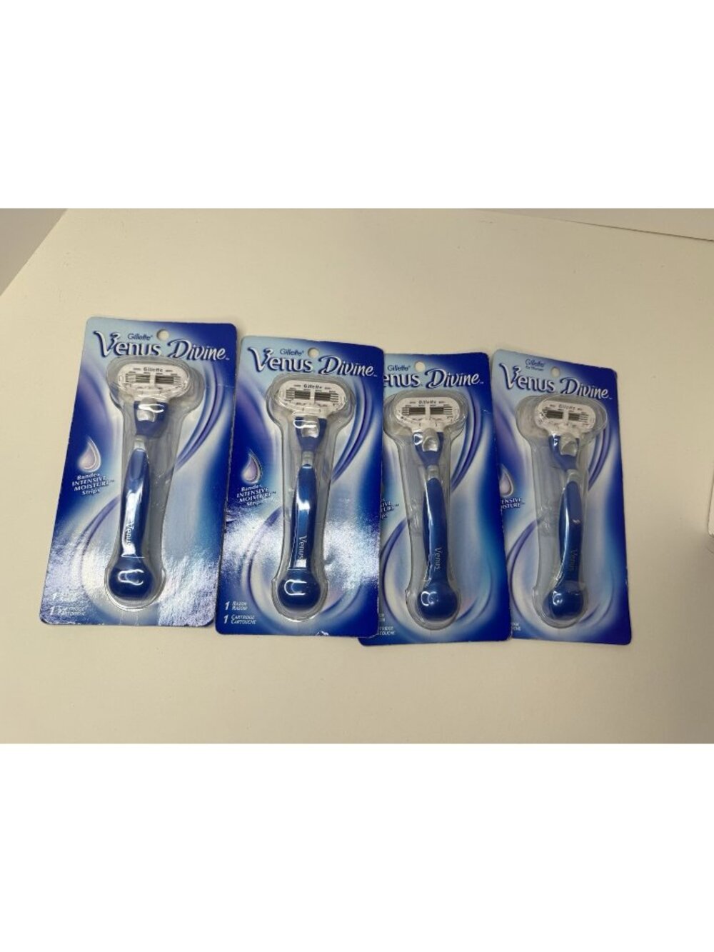Lot of 4 Discontinued Venus Divine Sealed Razors Blue Y2K 2000s New NOS 2003